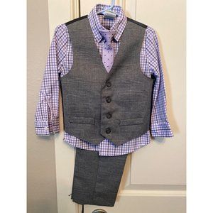 Van Heusen 3 piece toddler suit with clip tie size 3T
